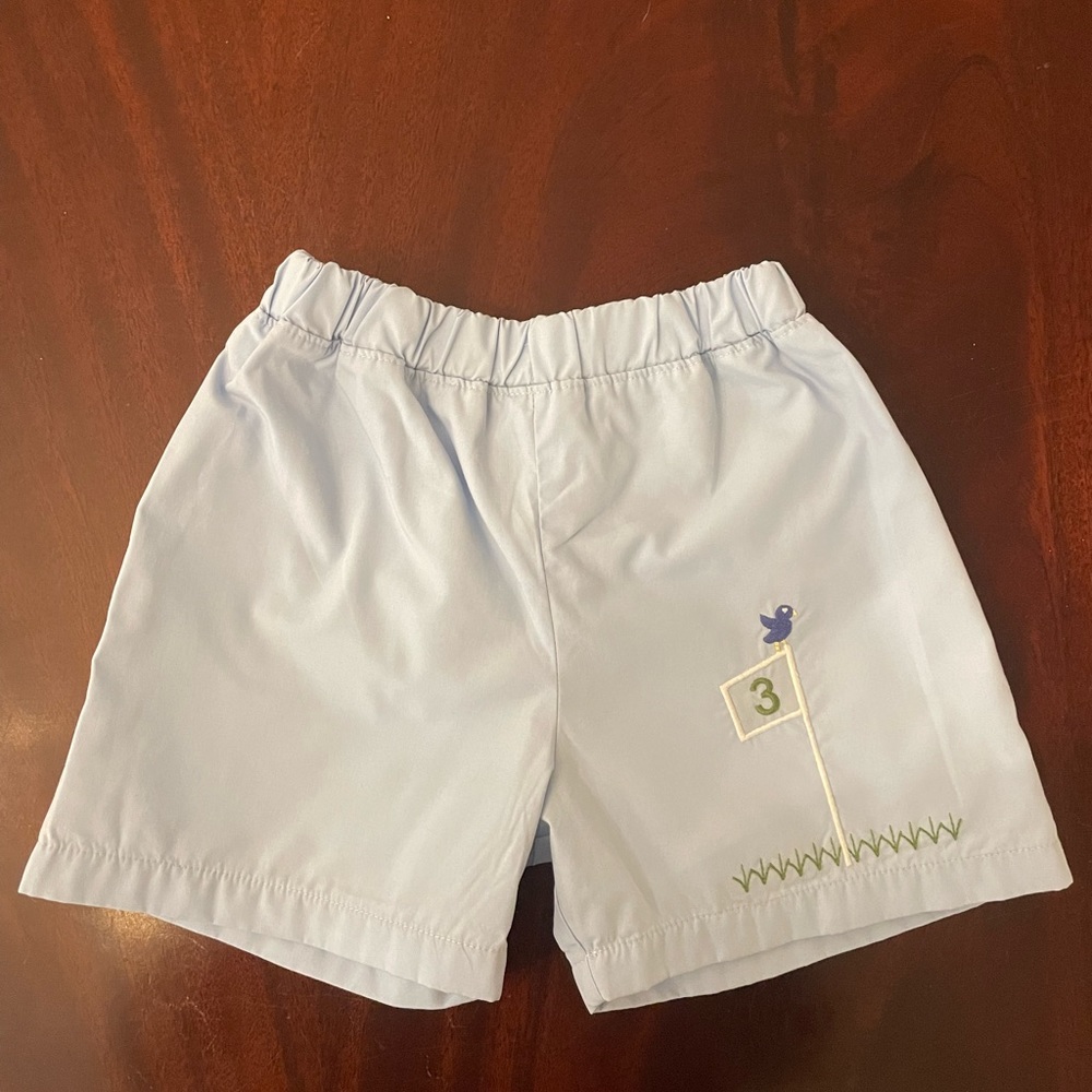 The Beaufort Bonnet Company Shelton Shorts. VGUC. Size 6. Cute golf embroidery.